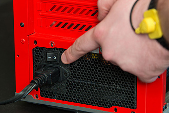 לחץ על התמונה לגרסה גדולה יותר

שם:		pc-buildout-2016-power-switch-1500x1000.jpg
צפיות:	406
גודל:		283.6 KB
מזהה:		36112